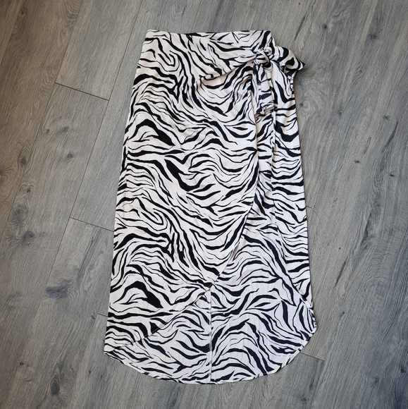 Show Me Your Mumu Wrap Me Up Skirt in Coconut Zebra Print Beige & Black {Small} - Picture 1 of 16